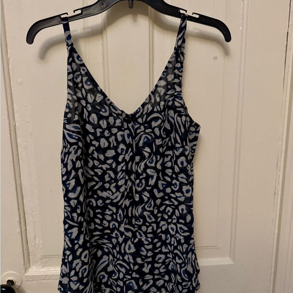 Cabi EUC Small Sleeveless V-Neck Navy and White Printed Cami Top